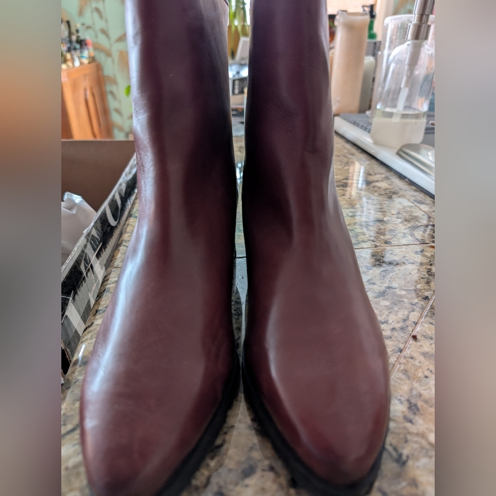 NWOT ❄️❄️ Robert Zur (Retail $465) EMILIE Luggage True Glove Ankle boots, size 7
